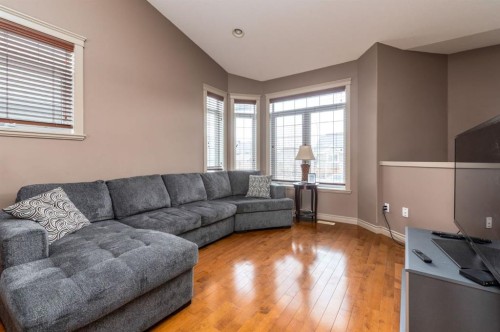 1902 56 Avenue, Lloydminster, AB - Indoor Photo Showing Living Room