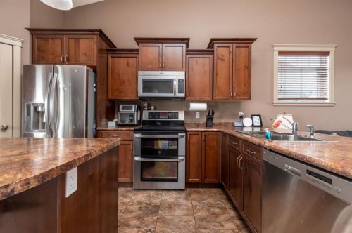 1902 56 Avenue, Lloydminster, AB - Indoor Photo Showing Kitchen With Double Sink