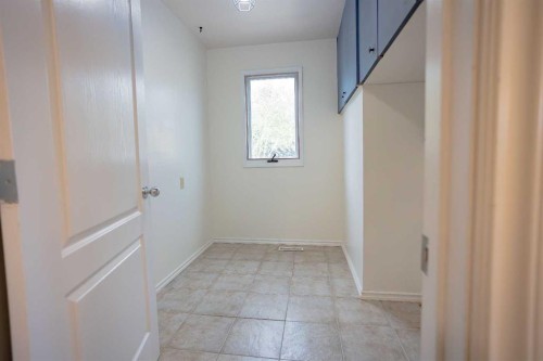 518 3 Street, Wainwright, AB - Indoor Photo Showing Other Room