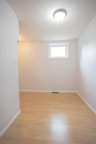 518 3 Street, Wainwright, AB - Indoor Photo Showing Other Room