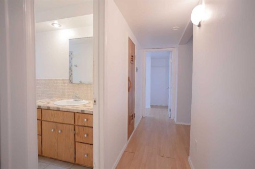518 3 Street, Wainwright, AB - Indoor Photo Showing Bathroom