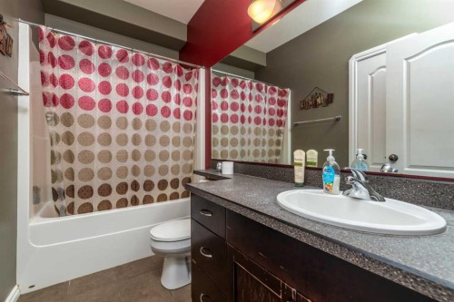 4201 74 Avenue, Lloydminster, AB - Indoor Photo Showing Bathroom