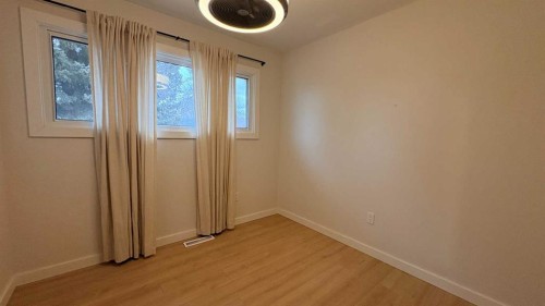 725 7 Avenue, Wainwright, AB - Indoor Photo Showing Other Room