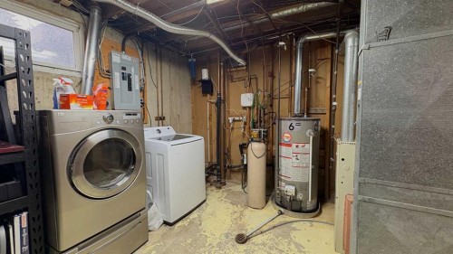 725 7 Avenue, Wainwright, AB - Indoor Photo Showing Laundry Room