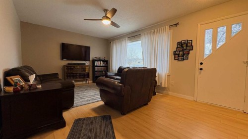 725 7 Avenue, Wainwright, AB - Indoor