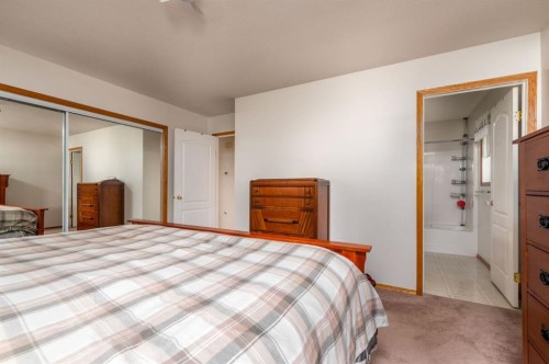 3401 64 Avenue, Lloydminster, AB - Indoor Photo Showing Bedroom