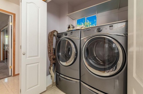 3401 64 Avenue, Lloydminster, AB - Indoor Photo Showing Laundry Room