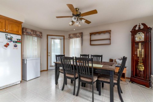 3401 64 Avenue, Lloydminster, AB - Indoor Photo Showing Dining Room