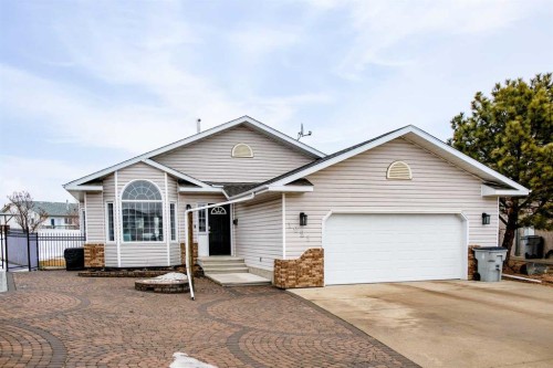 1021 20 Street Crescent, Wainwright, AB - Outdoor With Facade