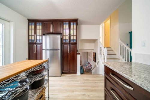 1021 20 Street Crescent, Wainwright, AB - Indoor Photo Showing Kitchen