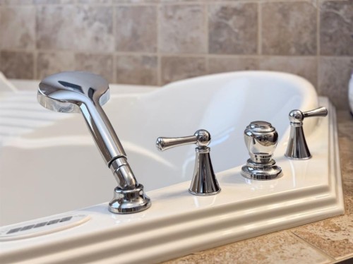 1701 52 Avenue, Lloydminster, AB - Indoor Photo Showing Bathroom