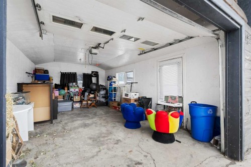 4802 49 Avenue, Kitscoty, AB - Indoor Photo Showing Garage