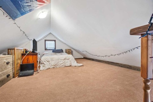 4802 49 Avenue, Kitscoty, AB - Indoor Photo Showing Bedroom