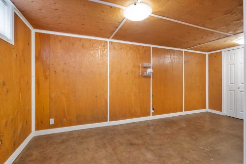 4802 49 Avenue, Kitscoty, AB - Indoor Photo Showing Other Room