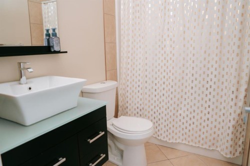 2719 11 Avenue, Wainwright, AB - Indoor Photo Showing Bathroom