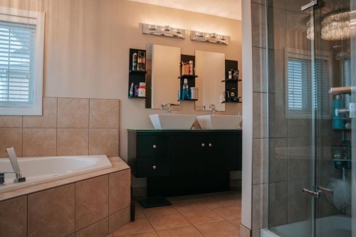 2719 11 Avenue, Wainwright, AB - Indoor Photo Showing Bathroom