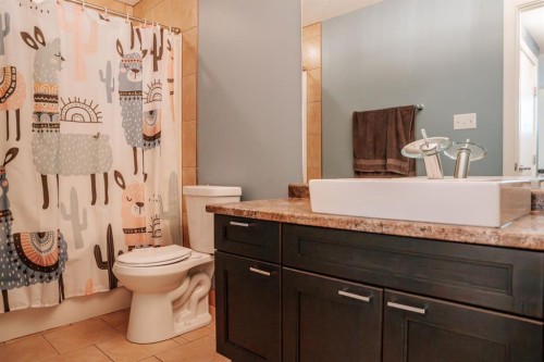 2719 11 Avenue, Wainwright, AB - Indoor Photo Showing Bathroom