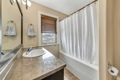 4112 74 Avenue, Lloydminster, AB - Indoor Photo Showing Bathroom
