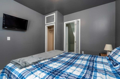 3402 49 Avenue, Lloydminster, AB - Indoor Photo Showing Bedroom