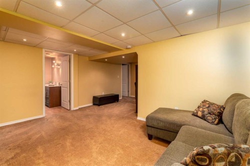 3402 49 Avenue, Lloydminster, AB - Indoor