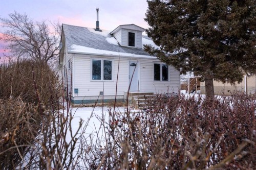 3402 49 Avenue, Lloydminster, AB - Outdoor