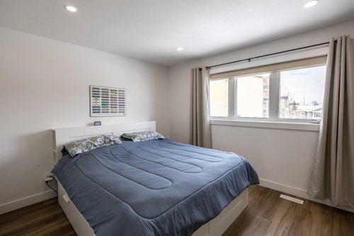 2713 11 Avenue, Wainwright, AB - Indoor Photo Showing Bedroom