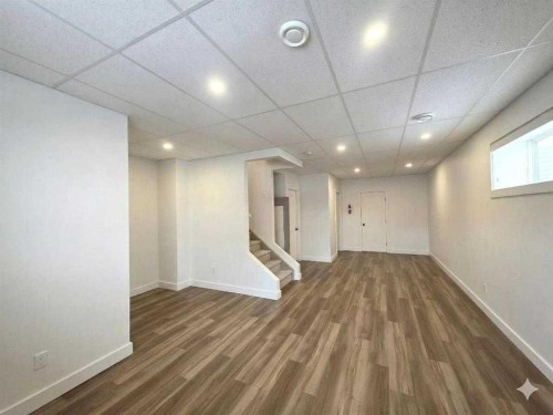 2713 11 Avenue, Wainwright, AB - Indoor