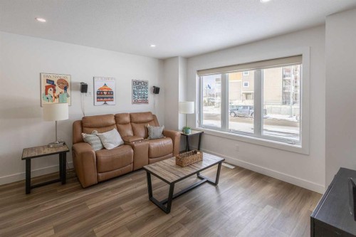 2713 11 Avenue, Wainwright, AB - Indoor Photo Showing Living Room