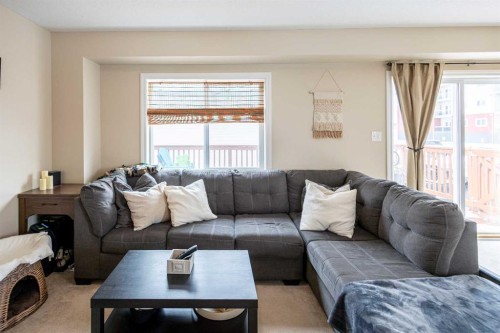 1-2602 11 Avenue, Wainwright, AB - Indoor Photo Showing Living Room