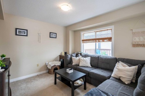 1-2602 11 Avenue, Wainwright, AB - Indoor Photo Showing Living Room