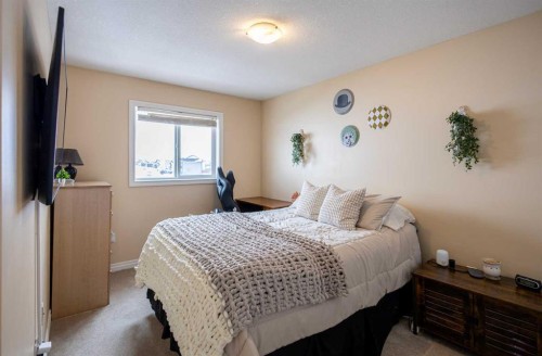 1-2602 11 Avenue, Wainwright, AB - Indoor Photo Showing Bedroom