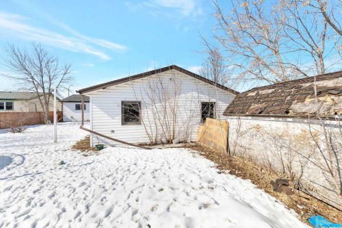 3109 47 Avenue, Lloydminster, SK - Outdoor