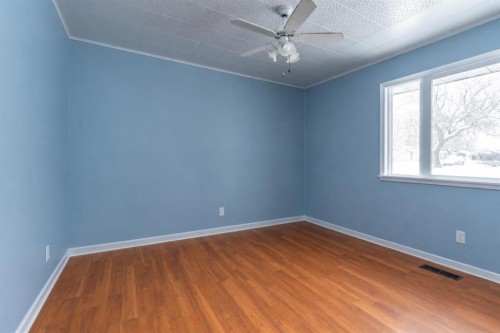 202-1St Street West, Lashburn, SK - Indoor Photo Showing Bedroom