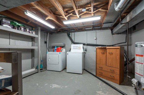 202-1St Street West, Lashburn, SK - Indoor Photo Showing Laundry Room