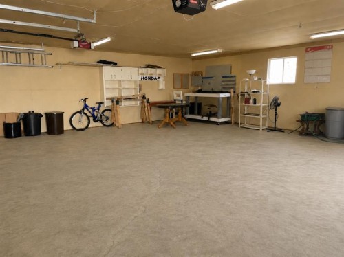 202-1St Street West, Lashburn, SK - Indoor Photo Showing Garage