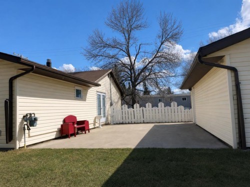 202-1St Street West, Lashburn, SK - Outdoor With Exterior