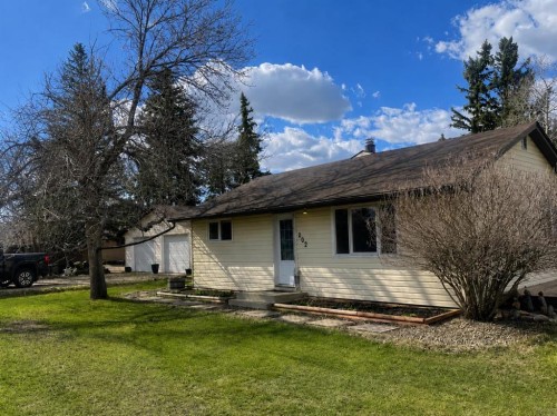 202-1St Street West, Lashburn, SK - Outdoor