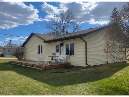 202-1St Street West, Lashburn, SK - Outdoor