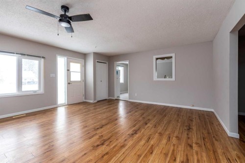 202-1St Street West, Lashburn, SK - Indoor Photo Showing Other Room