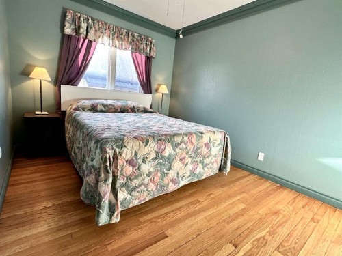1217 4 Avenue, Wainwright, AB - Indoor Photo Showing Bedroom