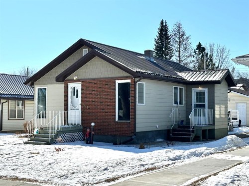 1217 4 Avenue  Wainwright, AB T9W 1G7