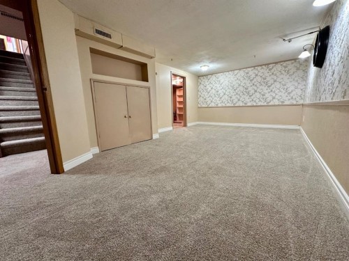 1217 4 Avenue, Wainwright, AB - Indoor Photo Showing Other Room