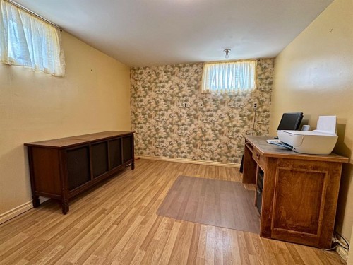 1217 4 Avenue, Wainwright, AB - Indoor