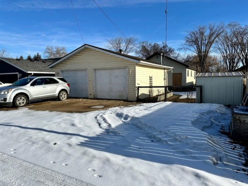 1217 4 Avenue, Wainwright, AB - Outdoor