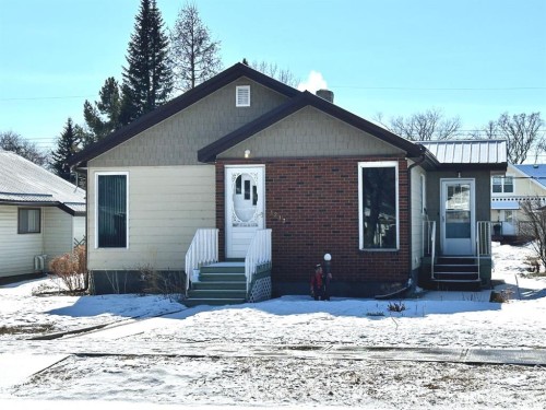 1217 4 Avenue, Wainwright, AB - Outdoor With Exterior