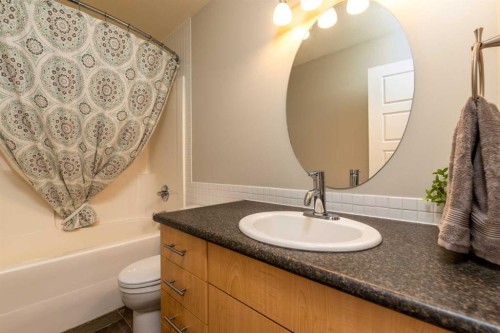 2912 65 Avenue Place, Lloydminster, AB - Indoor Photo Showing Bathroom
