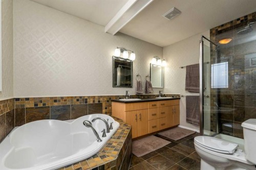 2912 65 Avenue Place, Lloydminster, AB - Indoor Photo Showing Bathroom