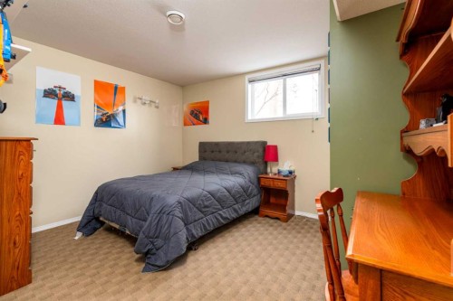 2912 65 Avenue Place, Lloydminster, AB - Indoor Photo Showing Bedroom
