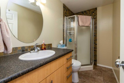 2912 65 Avenue Place, Lloydminster, AB - Indoor Photo Showing Bathroom