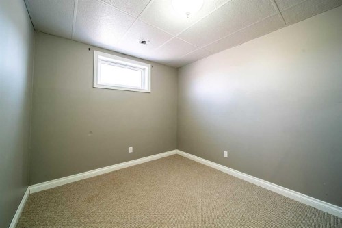 805 10 Avenue, Wainwright, AB - Indoor Photo Showing Other Room
